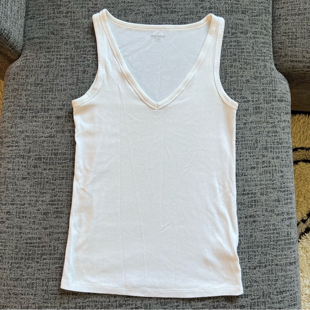 Old Navy first layer v neck tank top. White. L Tall. - Picture 2 of 7